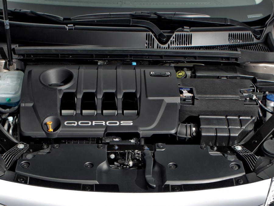 Моторный отсек Qoros 3 Sedan 2014 года  (фото 18 из 37)